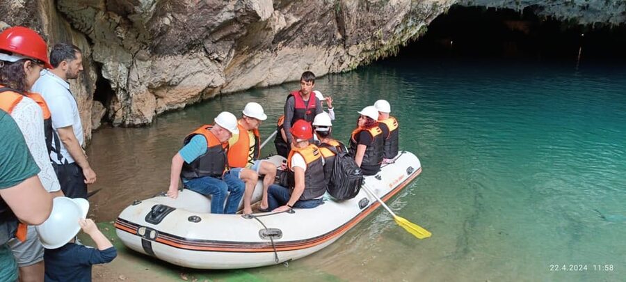 Altınbeşik Cave And Ormana Village: Paradises Of Antalya - Altınbeşik Cave: boat time, stalactites and stalagmites, and a guide who keeps it clear
