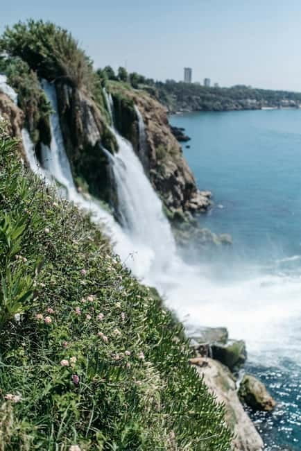 Antalya: 2-hourYachtTour toLowerDudenFalls with audioİnfo - Sailing East: Antalya’s Cliffline, Hotels, and Toros Mountains