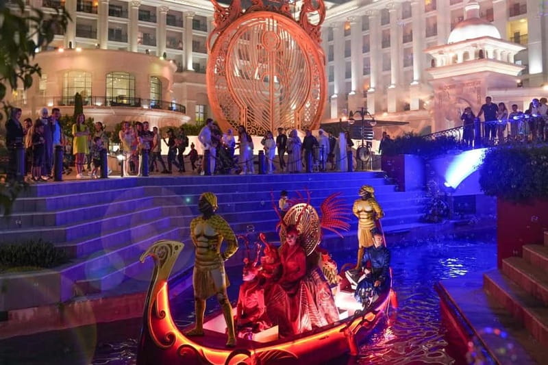 Antalya/Alanya/Side: The Land of Legends Nights Show - The Nights Show itself: heroes, mythical creatures, and dancers in motion