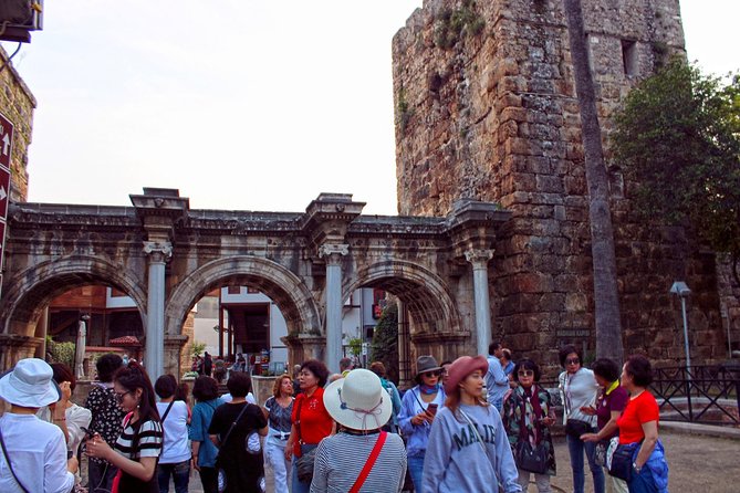 Antalya: City Tour with Boat Trip, Old Town & Waterfalls - Lunch in Kaleiçi: included meal, but manage the details