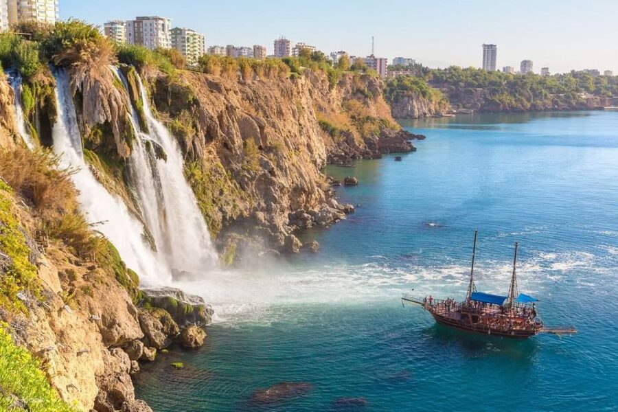 Antalya: Guided Old Town Tour with Boat Trip and Lunch - Lunch in Kaleiçi: the practical reset
