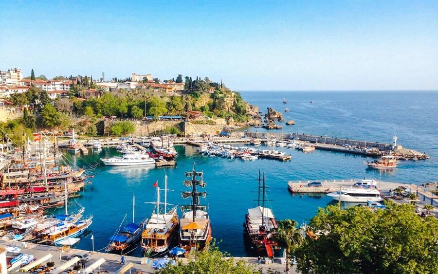 Antalya: Guided Old Town Tour with Boat Trip and Lunch - The last stretch: free time plus a shopping stop