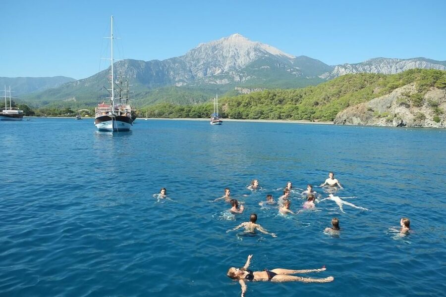 Antalya/Kemer: Pirate Party Boat Trip w/Lunch incl. Transfer - Paradise Island and Mehmet Ali Bükü: where the day cools off again