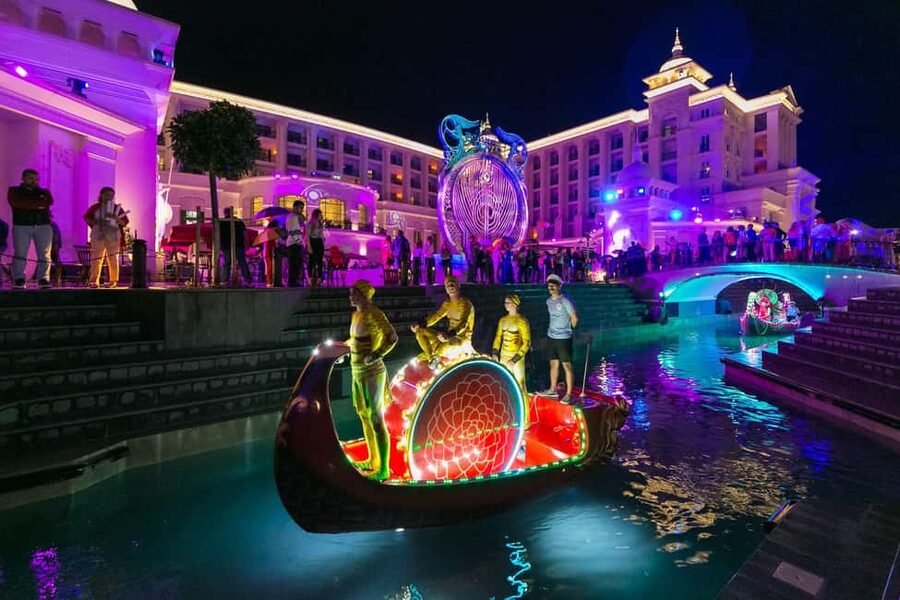 Antalya: Land of Legends Night Show Transfer & Boat Parade - Key things you’ll notice