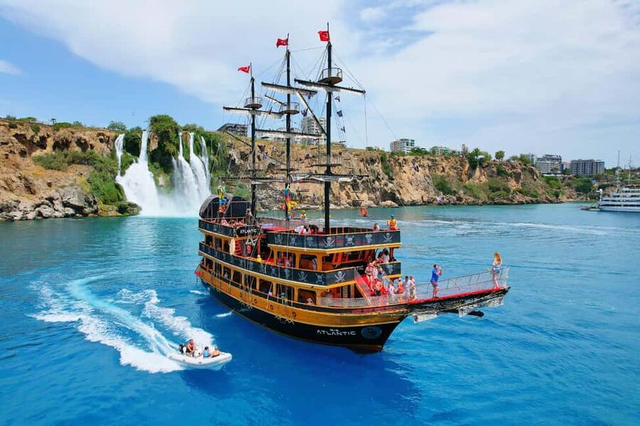 Antalya: Lara Pirate Boat Trip with Unlimited Soft Drinks - Foam party and DJ music on the return: loud, fun, and very social