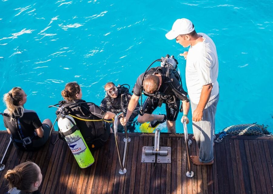 Belek: Scuba Diving in the Mediterranean Sea - From Belek to the Kemer Harbor: How the Day Actually Flows