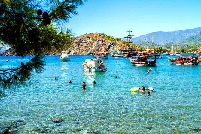 Departure Transfer from Antalya (Old City, Lara, Kundu, Kaleiçi) to AYT Airport - Pricing Value for Groups: When a Private Ride Makes Sense