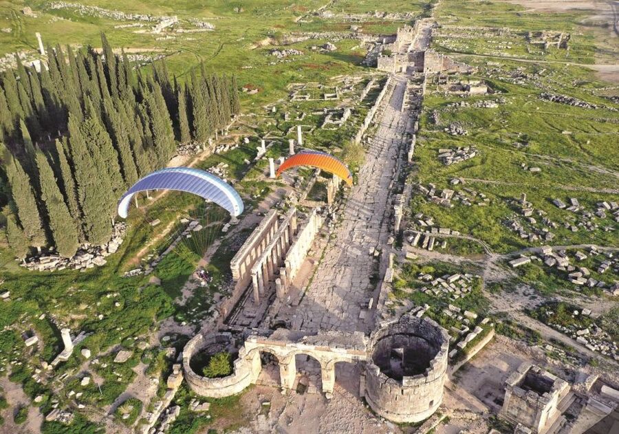 From Antalya/Kemer: Pamukkale Tour with Lunch and Transfers - Thermal waters and the Cleopatra Pool extra