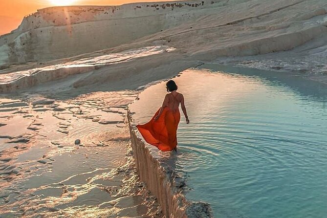 Full-Day Pamukkale & Hierapolis Guided Tour w/Lunch from Antalya - Group Size and English Guiding: How the Day Feels