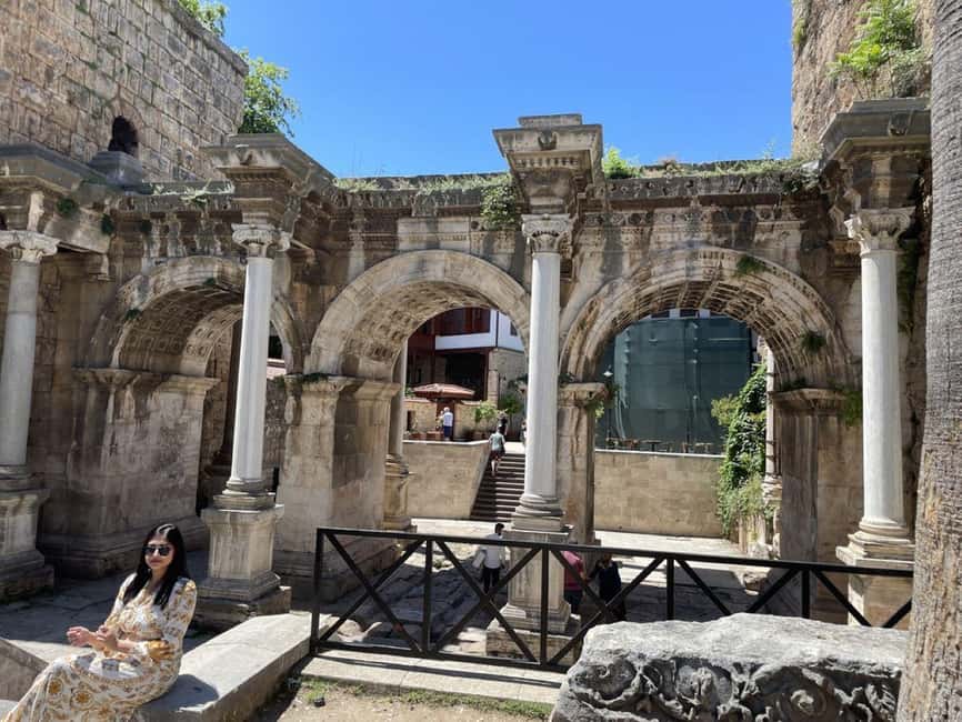 Guided Antalya Old Town Tour & Düden Waterfall with Lunch - The shopping rhythm: free Kaleiçi time plus a scheduled stop