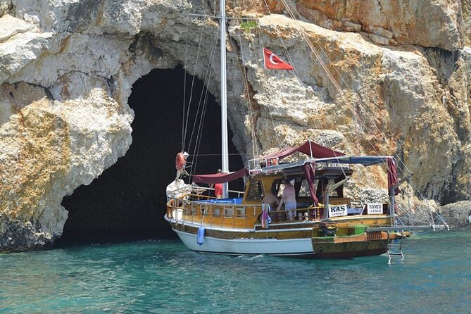 Half-Day Boat Tour to Antalya Waterfalls - Getting to the harbor: hotel pickup, meeting point, and timing