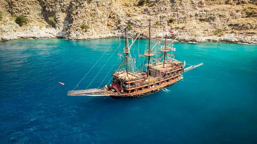 Kemer Pirate Boat Trip with Hotel Transfers Option - On-board lunch: what’s included and what to watch