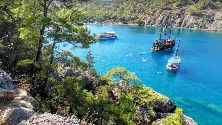 Kemer Pirate Boat Trip with Hotel Transfers Option - Meeting point and getting on board without stress