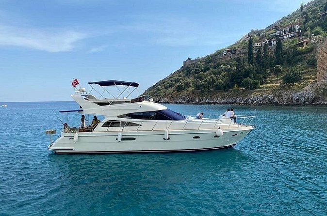 Private Luxury Yacht Tour in Antalya – Exclusive Experience - Crew and pace: when the day clicks